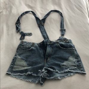 carmar jean shorts with detachable overalls